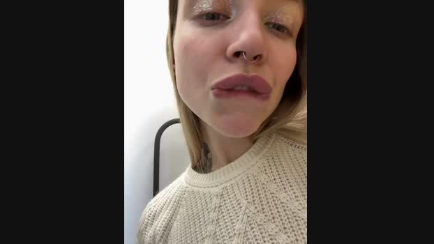 Miss_Elfie StripChat Female 14-01-2025