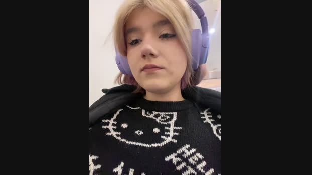 Baby__Naughty StripChat Female 15-01-2025