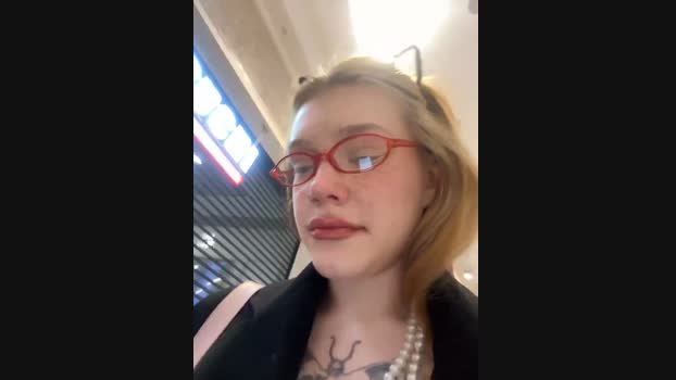 Honey___Hot StripChat Female 15-01-2025