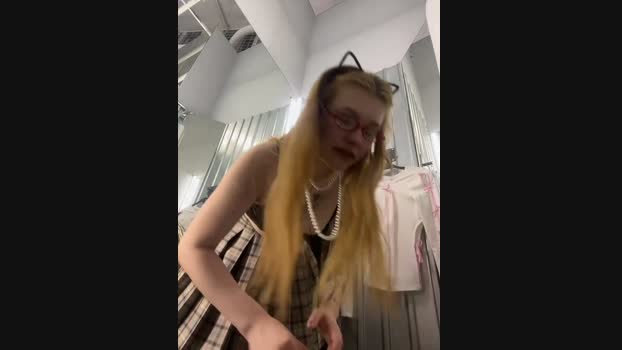 Honey___Hot StripChat Female 15-01-2025