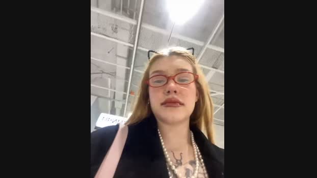 Honey___Hot StripChat Female 15-01-2025