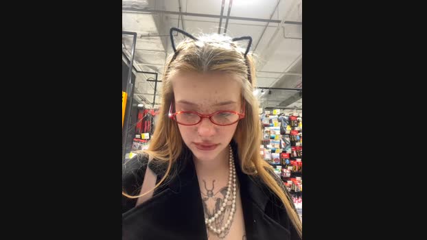 Honey___Hot StripChat Female 15-01-2025