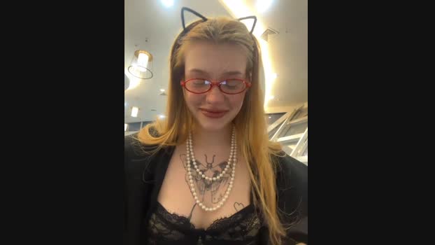 Honey___Hot StripChat Female 15-01-2025