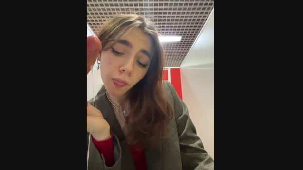 Lily__Belle StripChat Female 15-01-2025