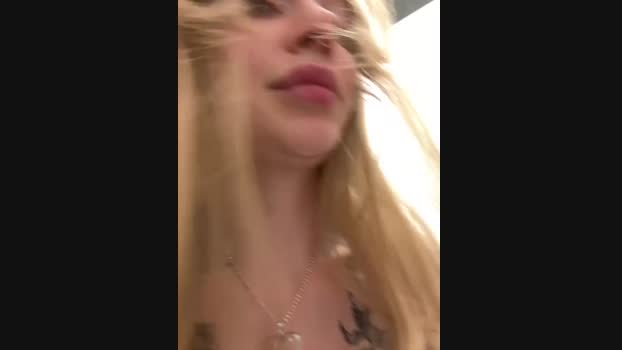 Miss_Elfie StripChat Female 14-01-2025