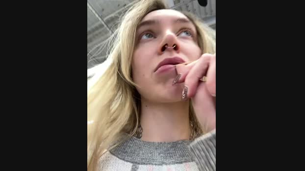 Miss_Elfie StripChat Female 15-01-2025