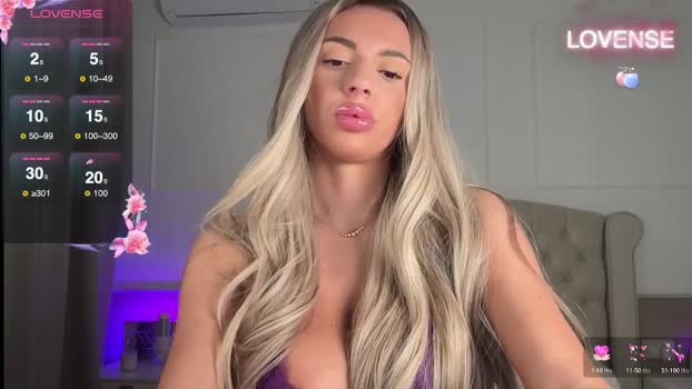 Serena_Devine MyFreeCams Female 14-01-2025