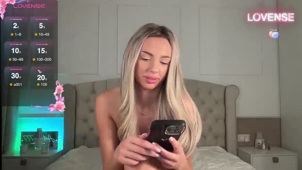 Serena_Devine MyFreeCams Female 15-01-2025