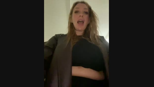 Sweet___Emily StripChat Female 14-01-2025