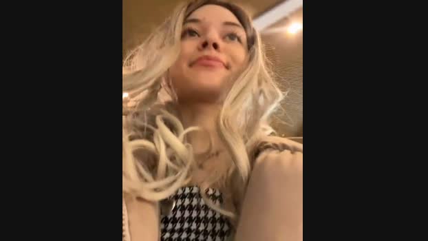 Times__Square StripChat Female 15-01-2025