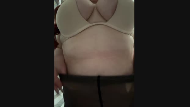 lovelykyllie StripChat Female 14-01-2025