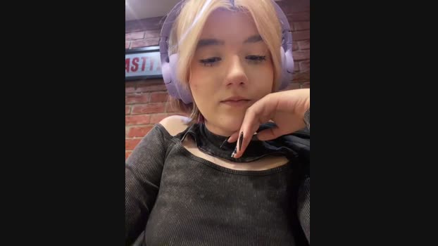 Baby__Naughty StripChat Female 16-01-2025