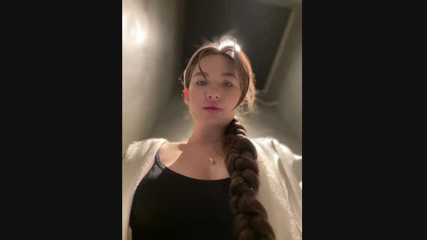 Holly_Molii StripChat Female 15-01-2025