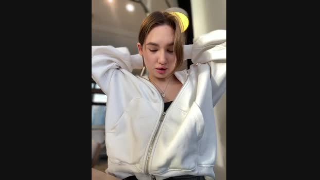 Holly_Molii StripChat Female 15-01-2025