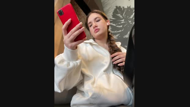 Holly_Molii StripChat Female 15-01-2025