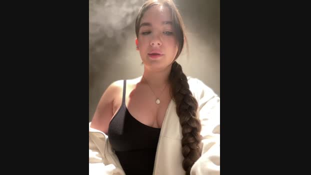 Holly_Molii StripChat Female 15-01-2025