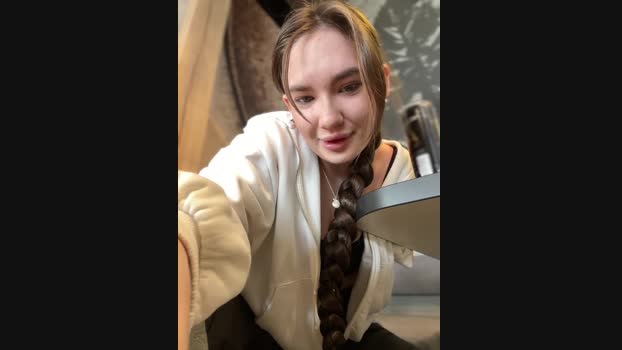 Holly_Molii StripChat Female 15-01-2025