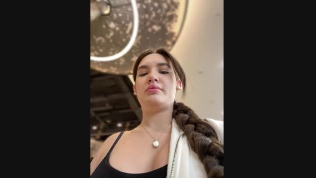 Holly_Molii StripChat Female 15-01-2025