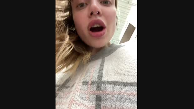 Miss_Elfie StripChat Female 15-01-2025