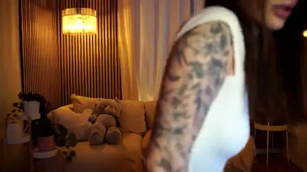 Naomii18 MyFreeCams Female 16-01-2025