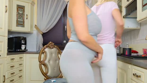 TUNDEROSE1 StripChat Female 15-01-2025