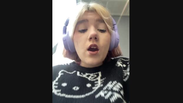 Baby__Naughty StripChat Female 17-01-2025