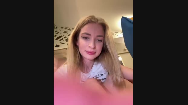 EvieEvans StripChat Female 16-01-2025