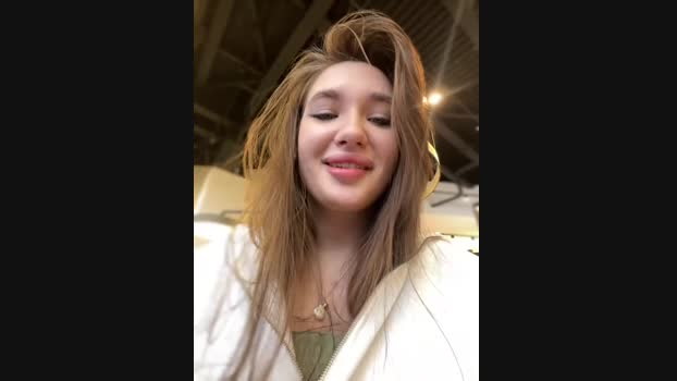 Holly_Molii StripChat Female 17-01-2025