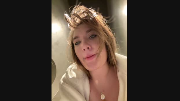 Holly_Molii StripChat Female 17-01-2025