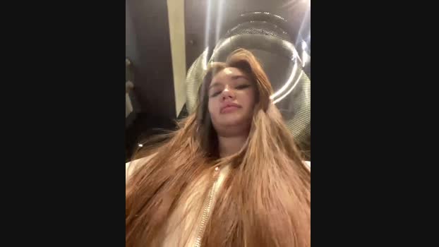 Holly_Molii StripChat Female 17-01-2025