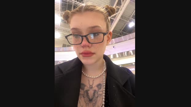 Honey___Hot StripChat Female 17-01-2025