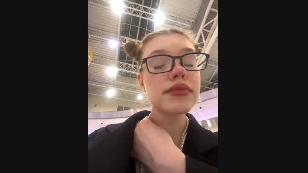 Honey___Hot StripChat Female 17-01-2025