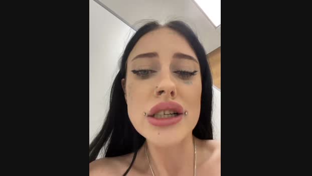 Melissa_crazy StripChat Female 16-01-2025