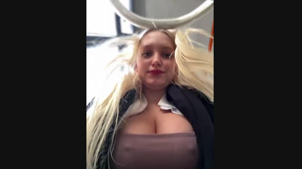 Milkyy_wway StripChat Female 17-01-2025