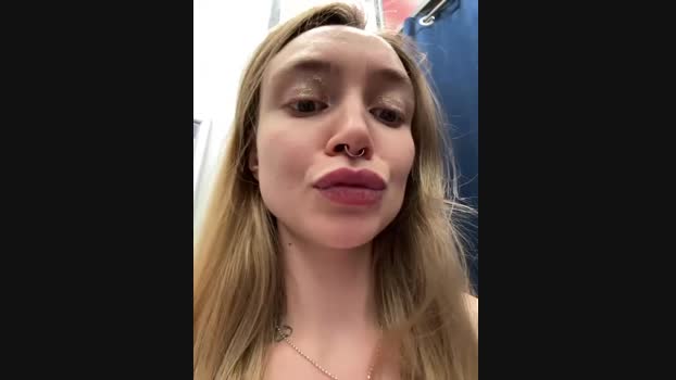 Miss_Elfie StripChat Female 16-01-2025