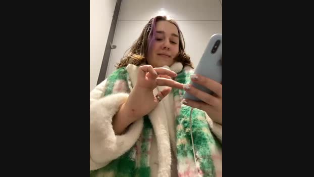 SuzieMurray StripChat Female 17-01-2025