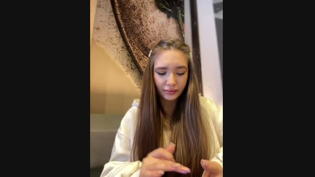 Holly_Molii StripChat Female 17-01-2025