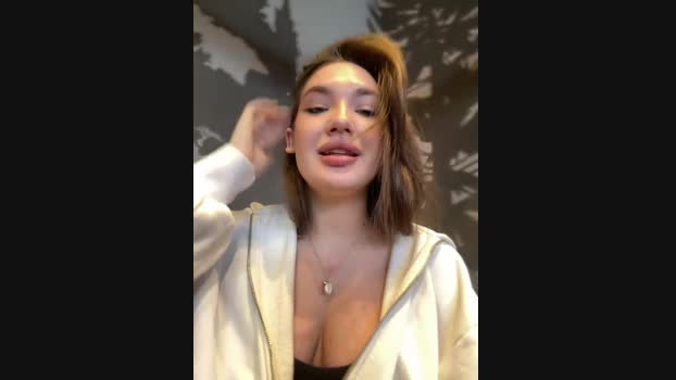 Holly_Molii StripChat Female 17-01-2025