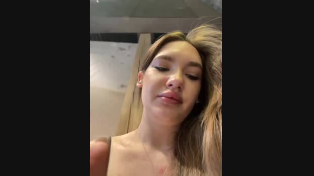 Holly_Molii StripChat Female 17-01-2025