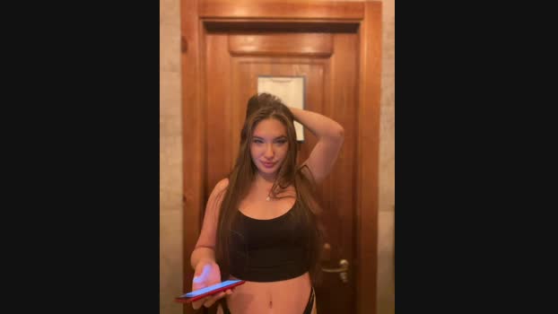 Holly_Molii StripChat Female 18-01-2025