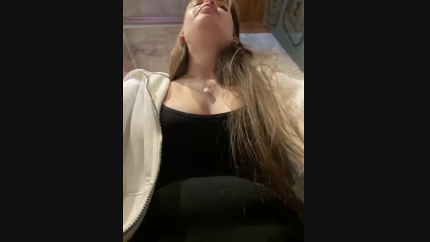 Holly_Molii StripChat Female 18-01-2025