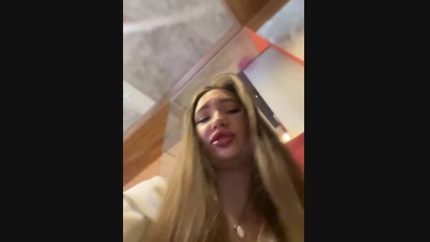 Holly_Molii StripChat Female 18-01-2025