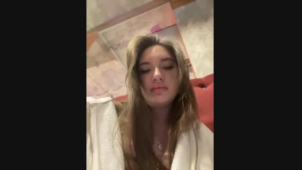 Holly_Molii StripChat Female 18-01-2025