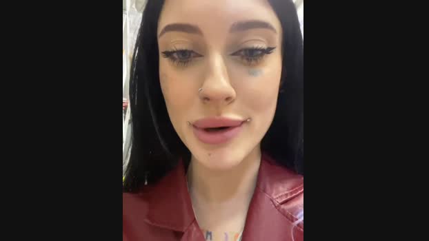 Melissa_crazy StripChat Female 17-01-2025