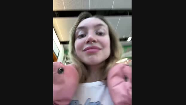 Miss_Elfie StripChat Female 17-01-2025