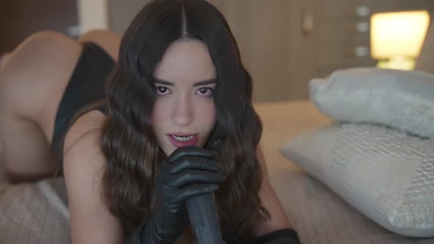 emyii Chaturbate Female 17-01-2025