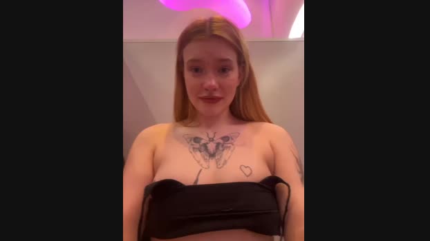 Honey___Hot StripChat Female 18-01-2025