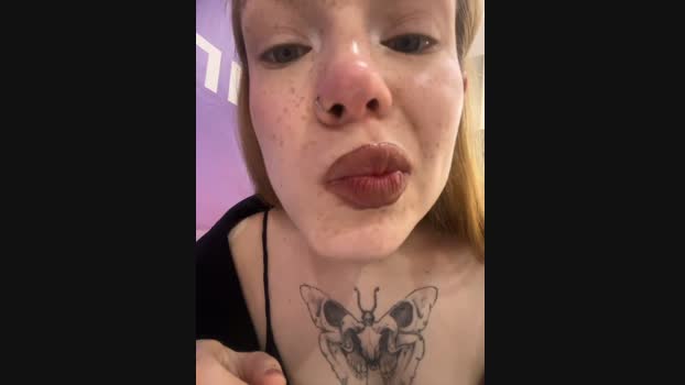 Honey___Hot StripChat Female 19-01-2025