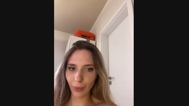 LiaraTesoni StripChat Female 18-01-2025