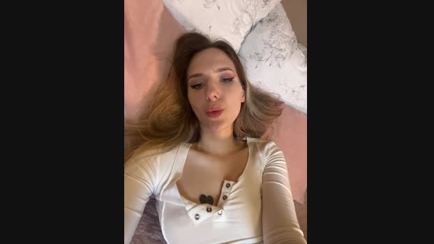 LiaraTesoni StripChat Female 18-01-2025